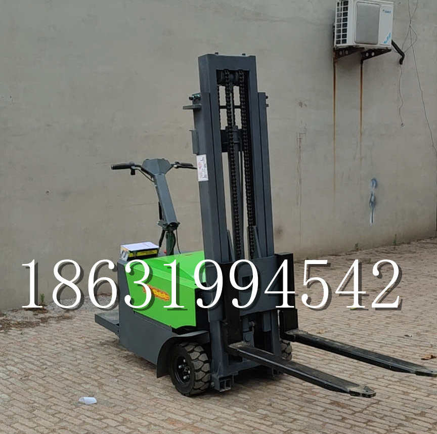 栖霞市优程全电动叉车插腿式堆高车液压装卸车1.5吨升高小型站驾式铲车